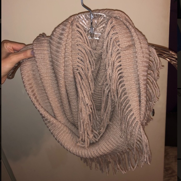 Scarf - Picture 1 of 1